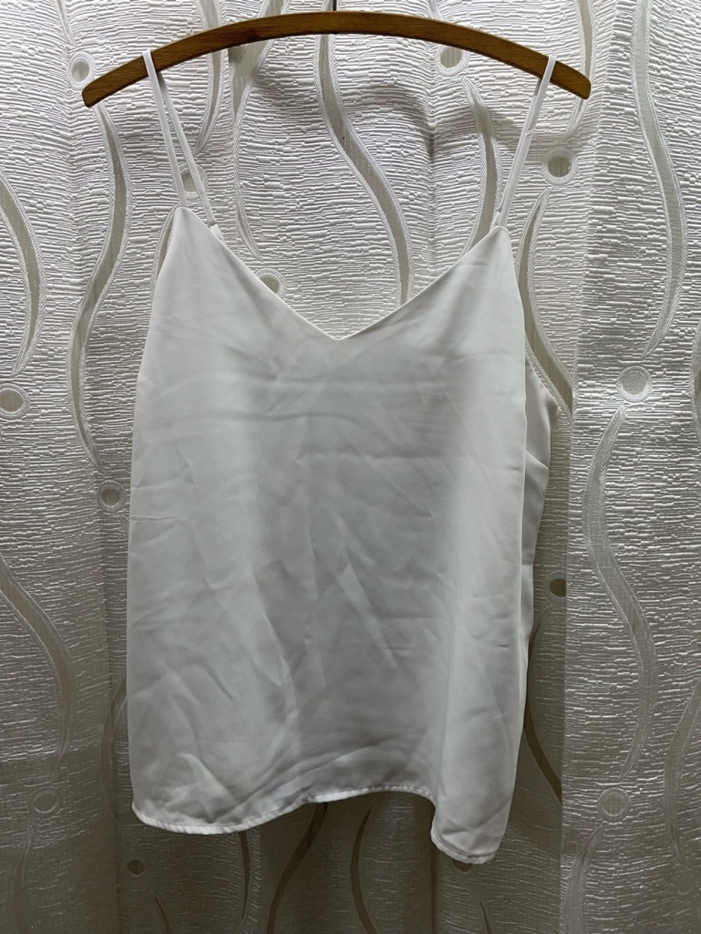 Contemporaine par Simons Camisole Women S White Excellent Recycled V-Neck Tank